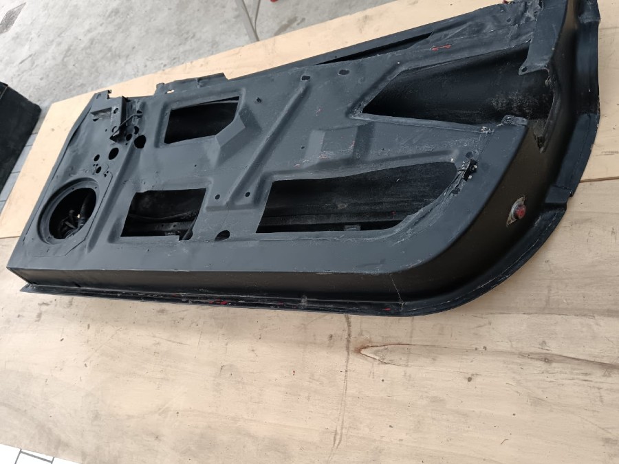 Karosserieteile für Ferrari 328 abzugeben Baujahr BJ -