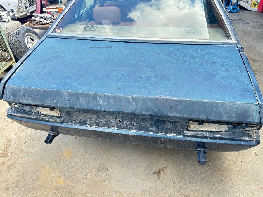 Für Maserati Karosserieteile abzugeben Baujahr BJ -