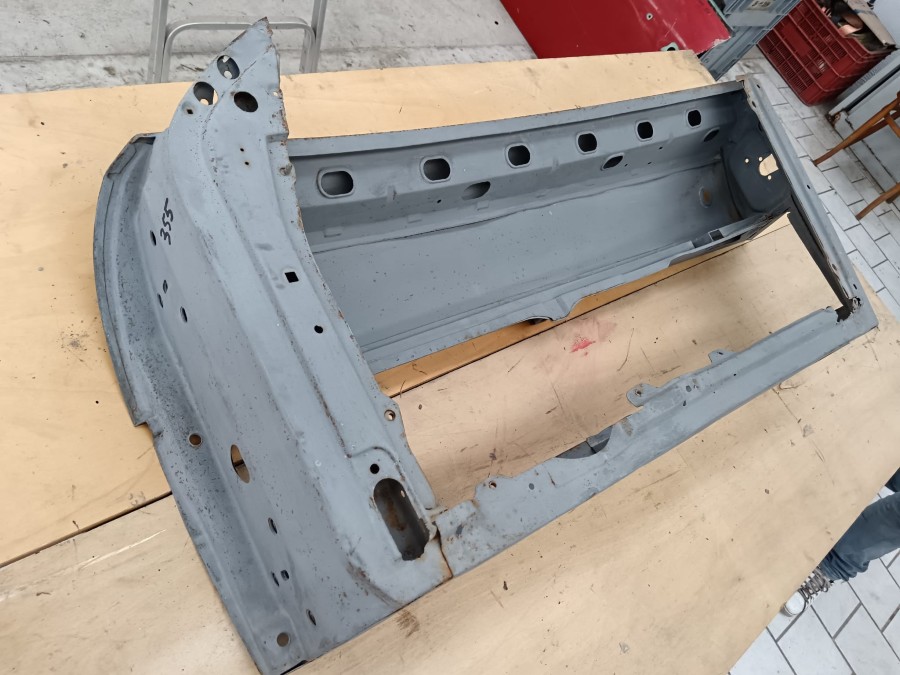 Verkaufe: Karosserieteile für Ferrari Baujahr BJ -