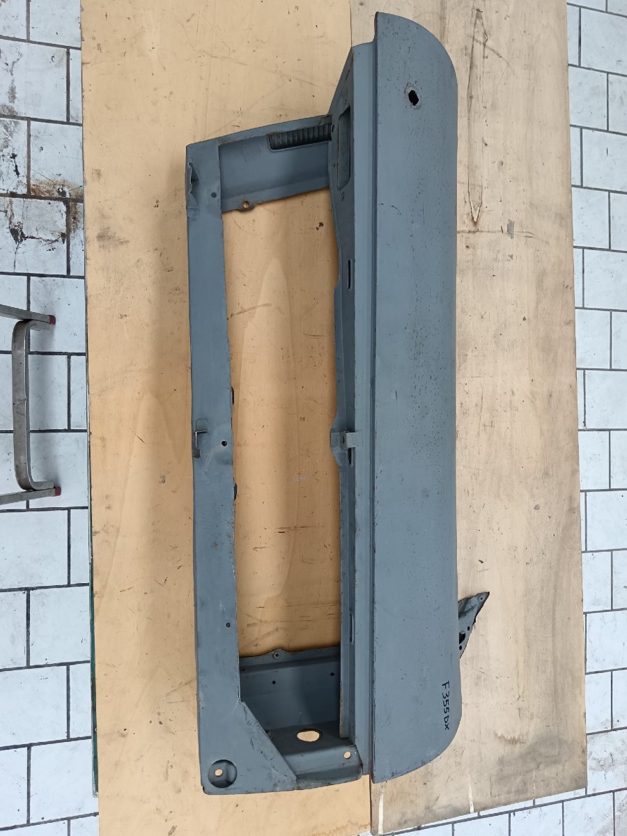 Verkaufe: Karosserieteile für Ferrari Baujahr BJ -