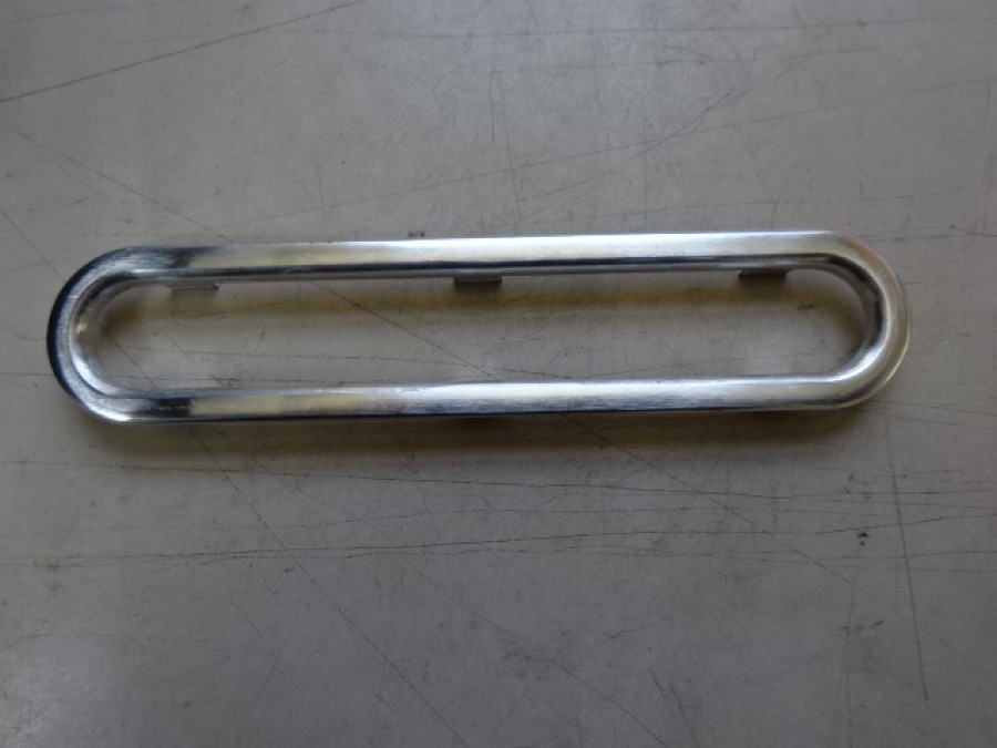 Für Maserati Indy Karosserieteile zu verkaufen Baujahr BJ -