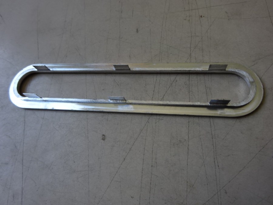 Für Maserati Indy Karosserieteile zu verkaufen Baujahr BJ -