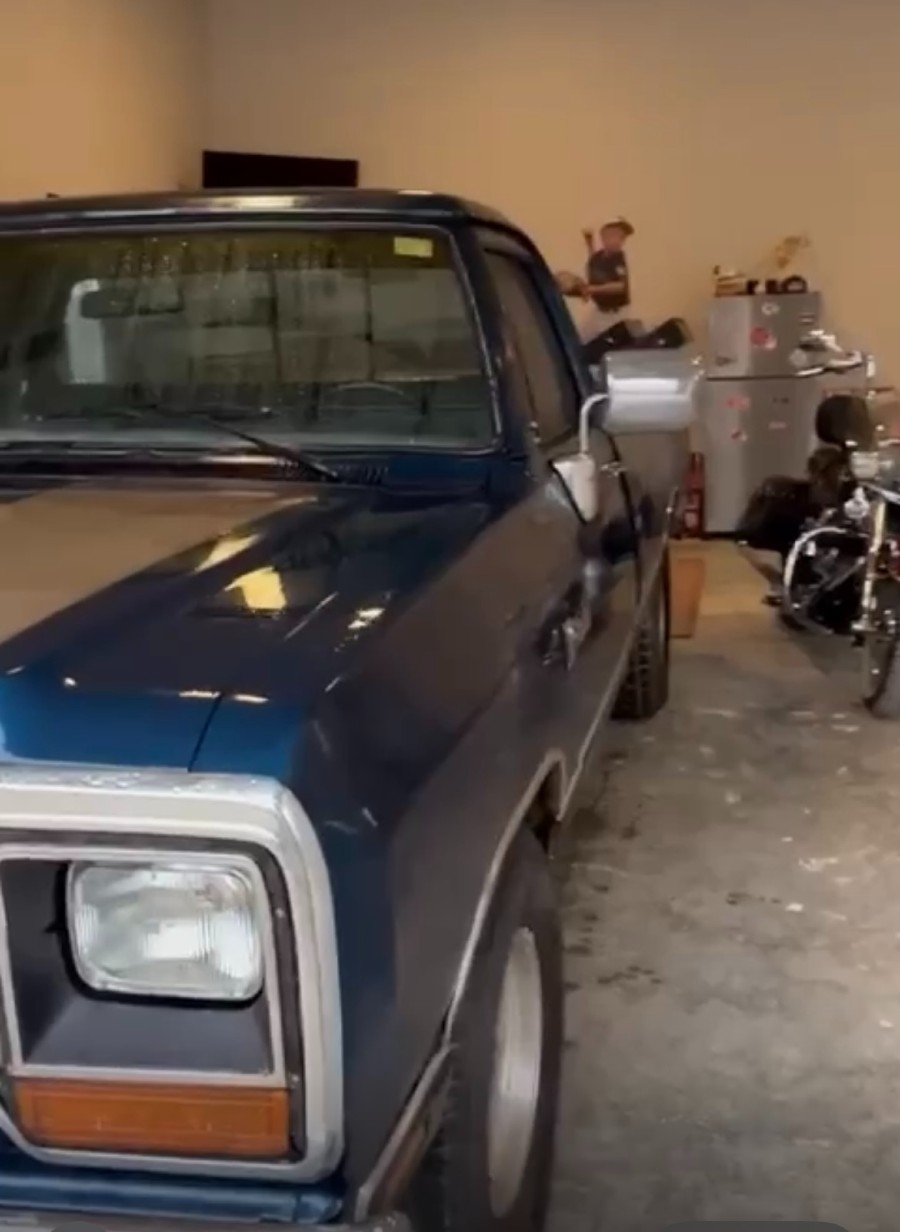 Dodge RAM 1985 Dodge Ram Truck D-150 Royal SE Baujahr BJ 07/1985