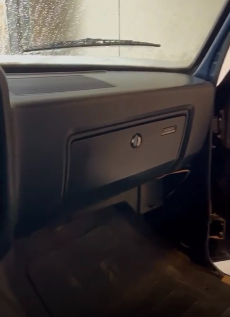 Dodge RAM 1985 Dodge Ram Truck D-150 Royal SE Baujahr BJ 07/1985