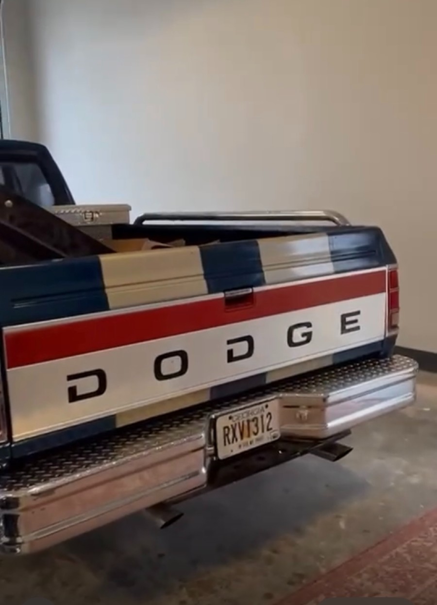 Dodge RAM 1985 Dodge Ram Truck D-150 Royal SE Baujahr BJ 07/1985