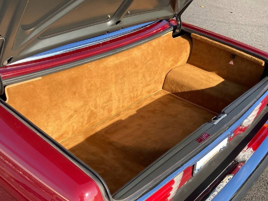 Biete Mercedes Benz 560 1986 Mercedes-Benz 560SL Cabriolet Baujahr BJ 04/1986