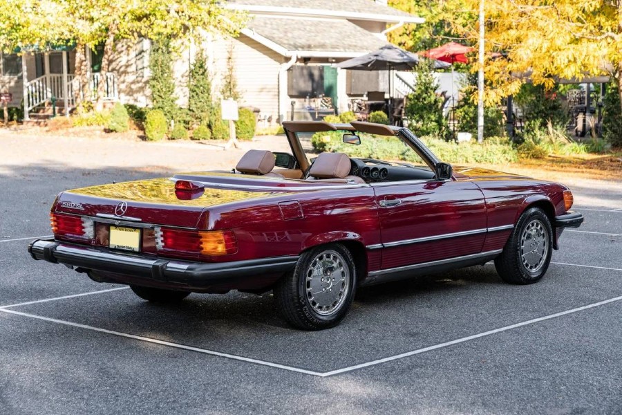 Biete Mercedes Benz 560 1986 Mercedes-Benz 560SL Cabriolet Baujahr BJ 04/1986