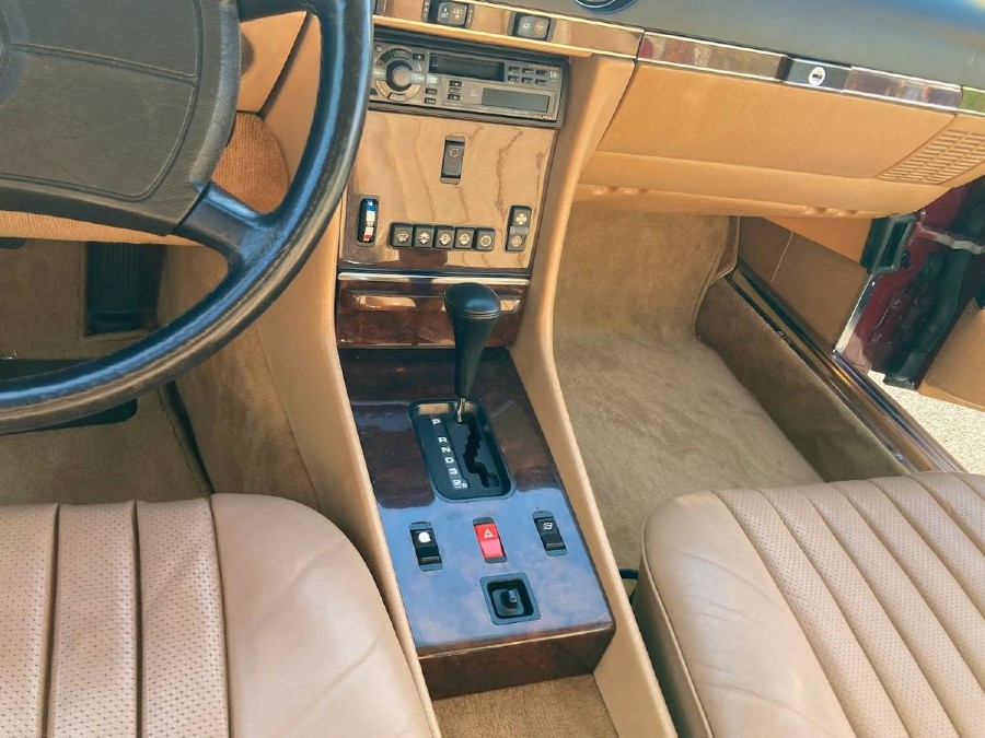 Biete Mercedes Benz 560 1986 Mercedes-Benz 560SL Cabriolet Baujahr BJ 04/1986