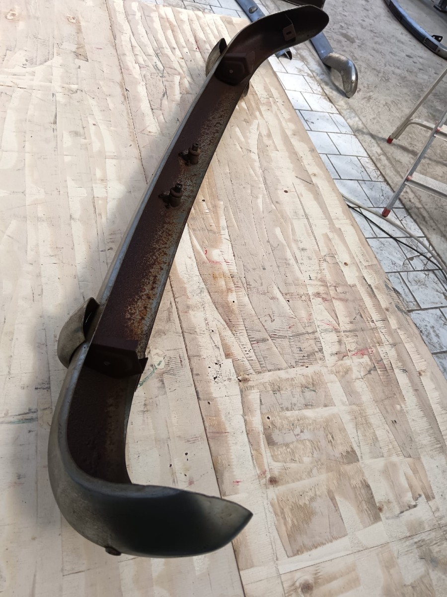 Für Fiat 1500 Karosserieteile abzugeben Baujahr BJ -