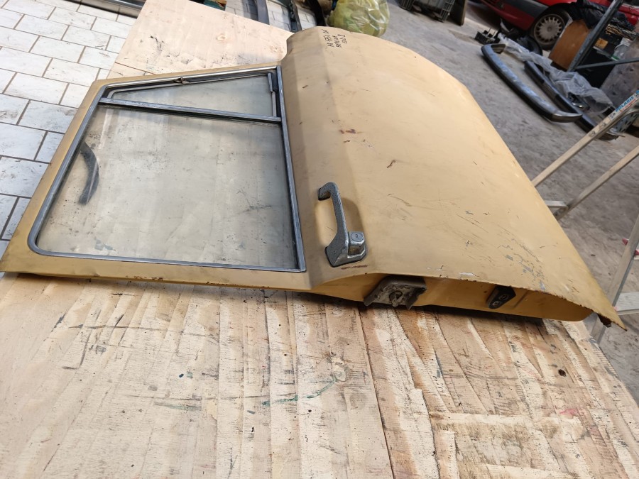 Karosserieteile für Alfa Romeo 75 abzugeben Baujahr BJ -