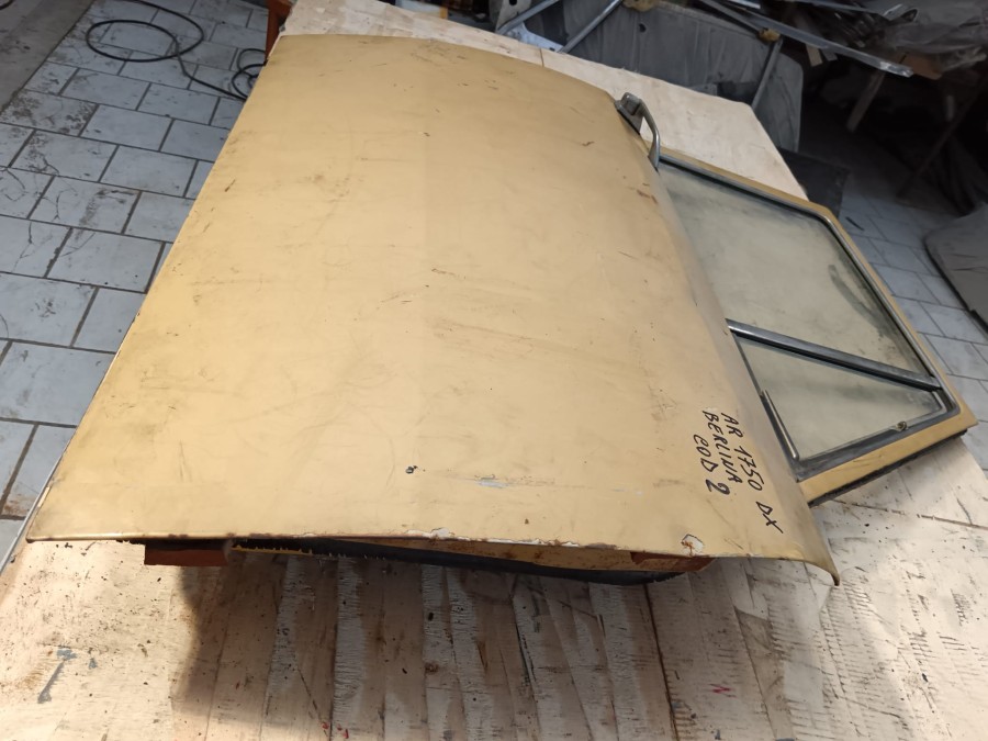 Karosserieteile für Alfa Romeo 75 abzugeben Baujahr BJ -