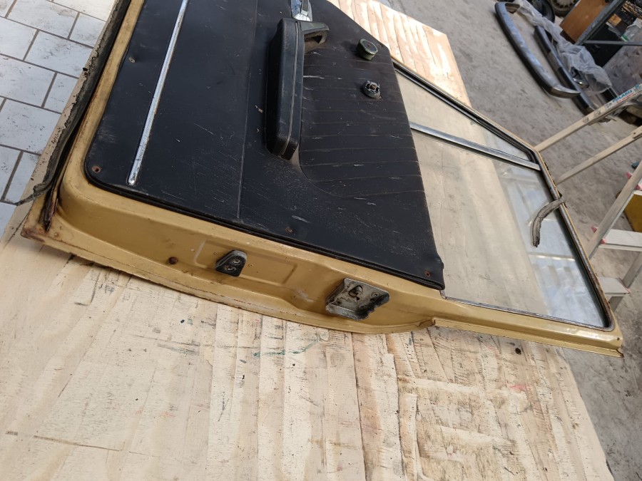 Karosserieteile für Alfa Romeo 75 abzugeben Baujahr BJ -