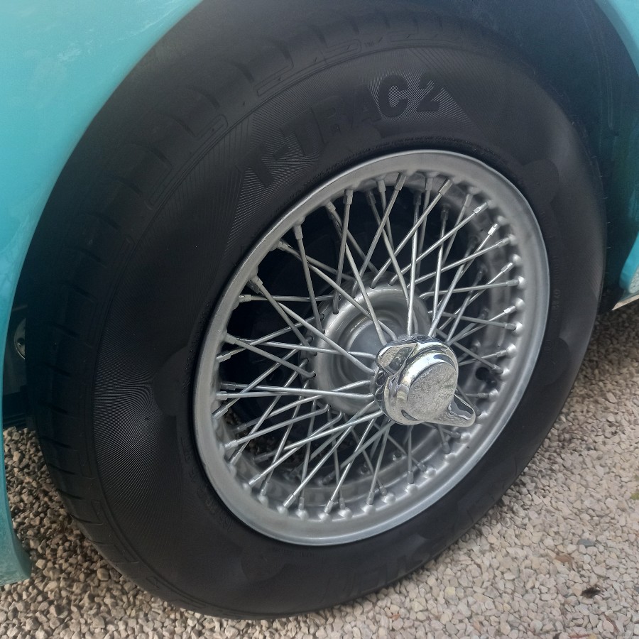 Top: MG MGA Roadster Baujahr BJ 05/1956