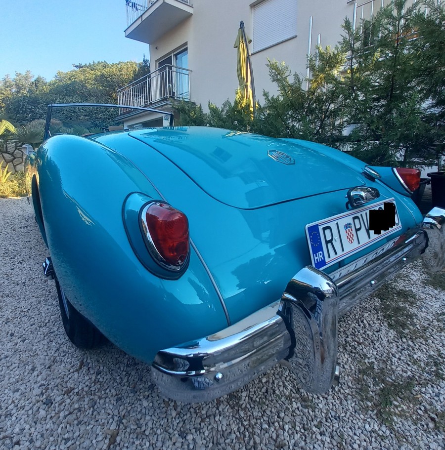 Top: MG MGA Roadster Baujahr BJ 05/1956