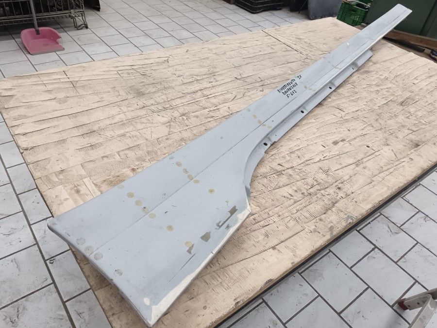 Für Ferrari Karosserieteile zu verkaufen Baujahr BJ -