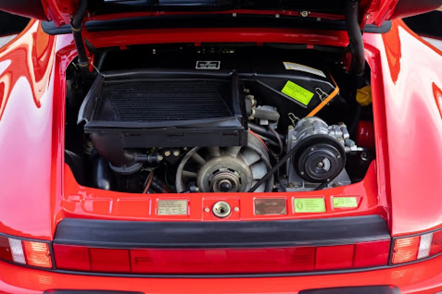 Top: Porsche 911 930 Turbo mit historischer Zulassung Baujahr BJ 09/1988