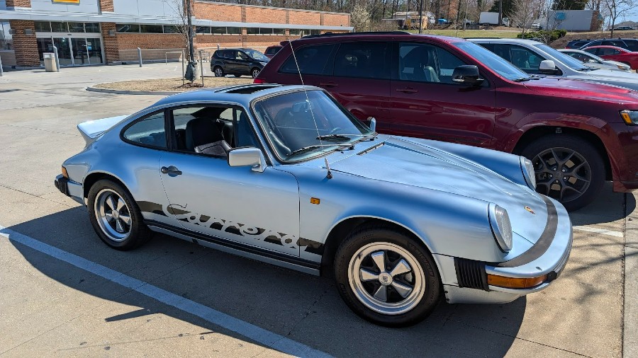 Porsche 911 guter Zustand sucht neuen Besitzer Baujahr BJ 08/1982