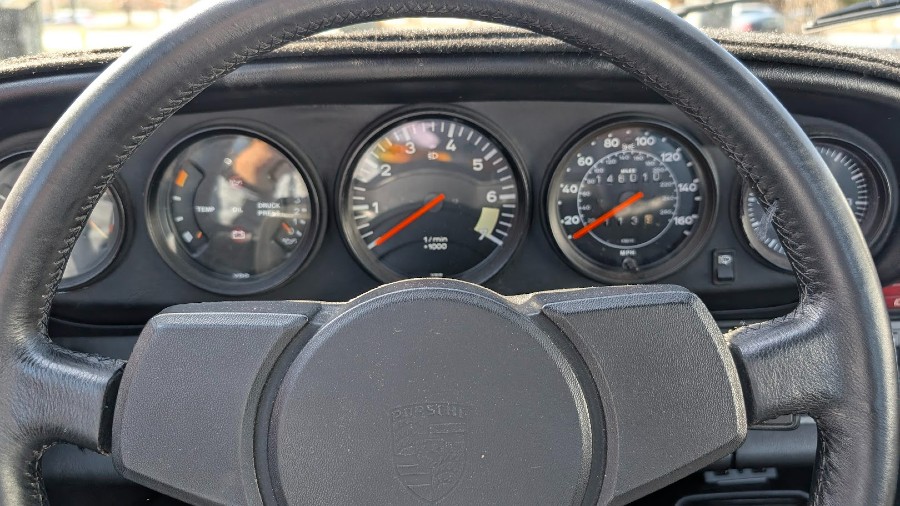 Porsche 911 guter Zustand sucht neuen Besitzer Baujahr BJ 08/1982