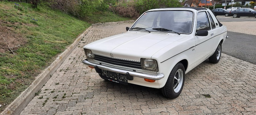 Opel Kadett in gutem Zustand steht zum Verkauf Baujahr BJ 09/1976