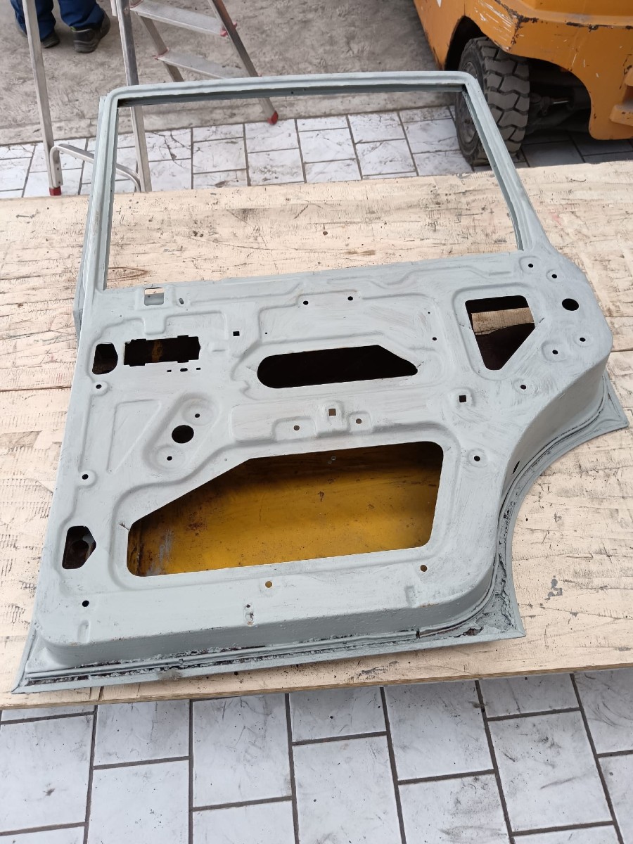 Für Lancia Karosserieteile abzugeben Baujahr BJ -