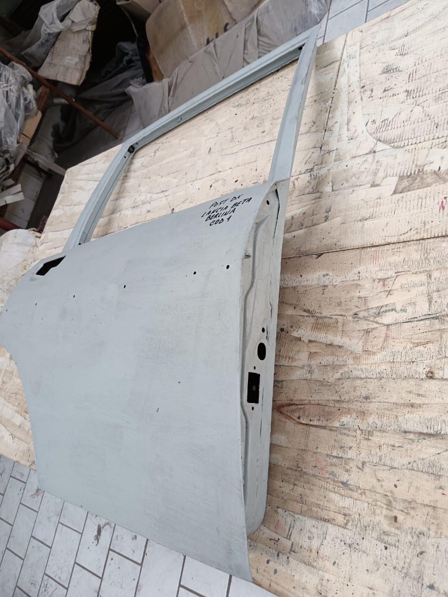 Für Lancia Karosserieteile abzugeben Baujahr BJ -