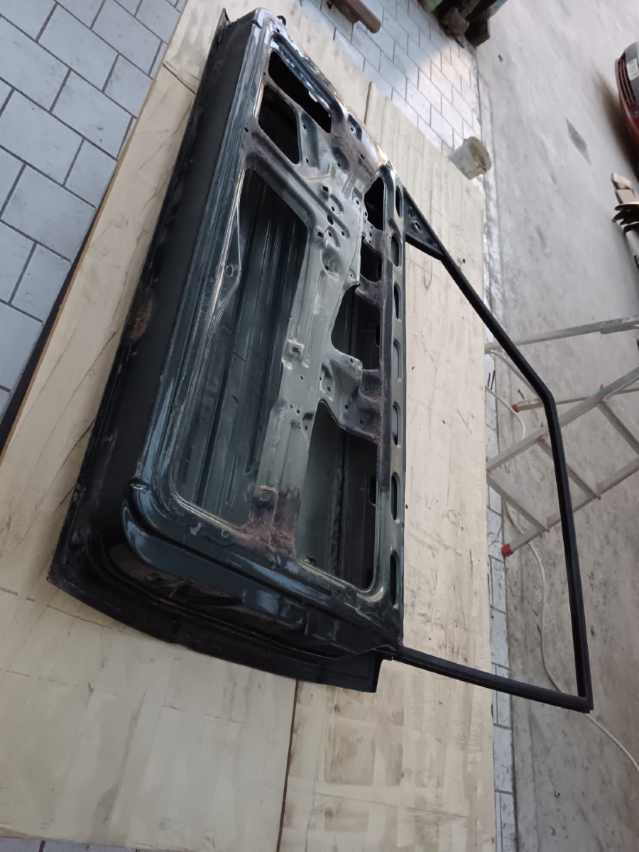 Für Maserati Biturbo Karosserieteile abzugeben Baujahr BJ -