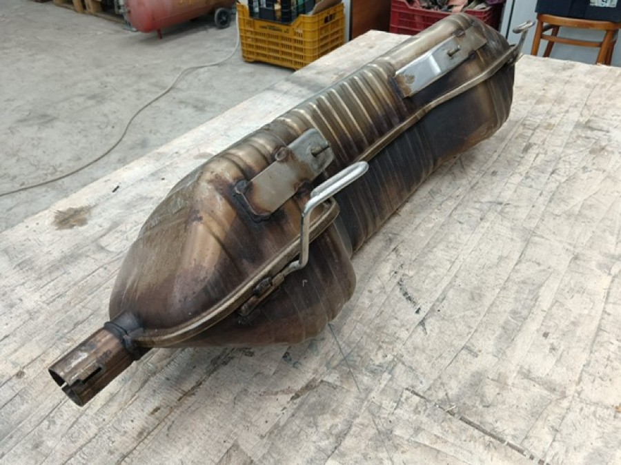 Für Oldtimer Auspuffanlage abzugeben Baujahr BJ -