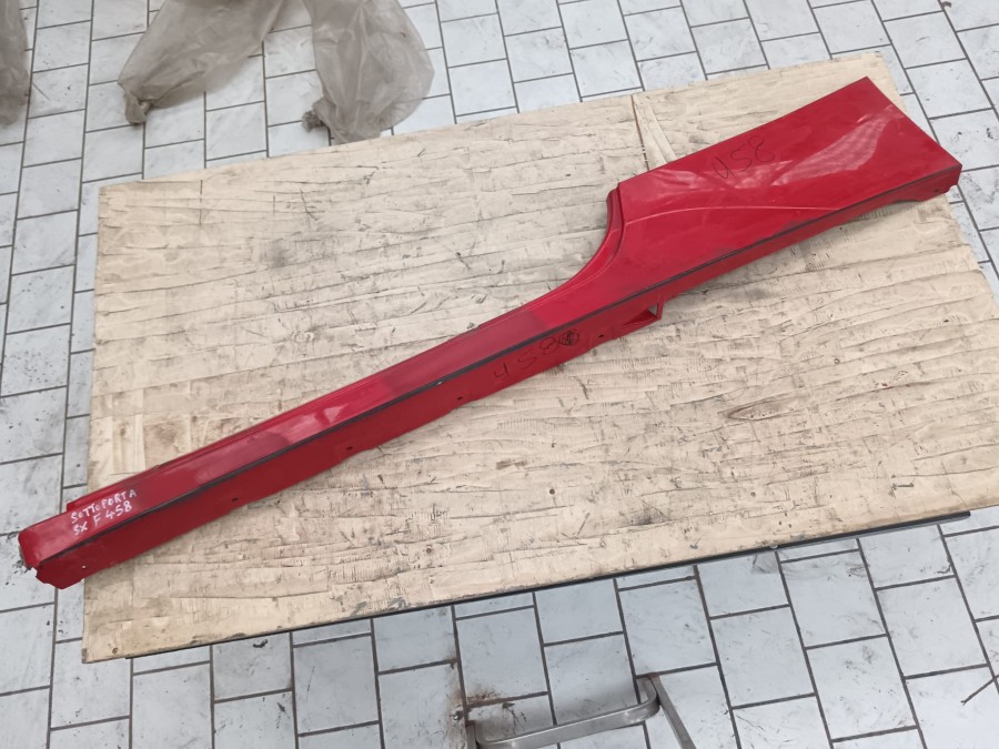 Für Ferrari Karosserieteile abzugeben Baujahr BJ -