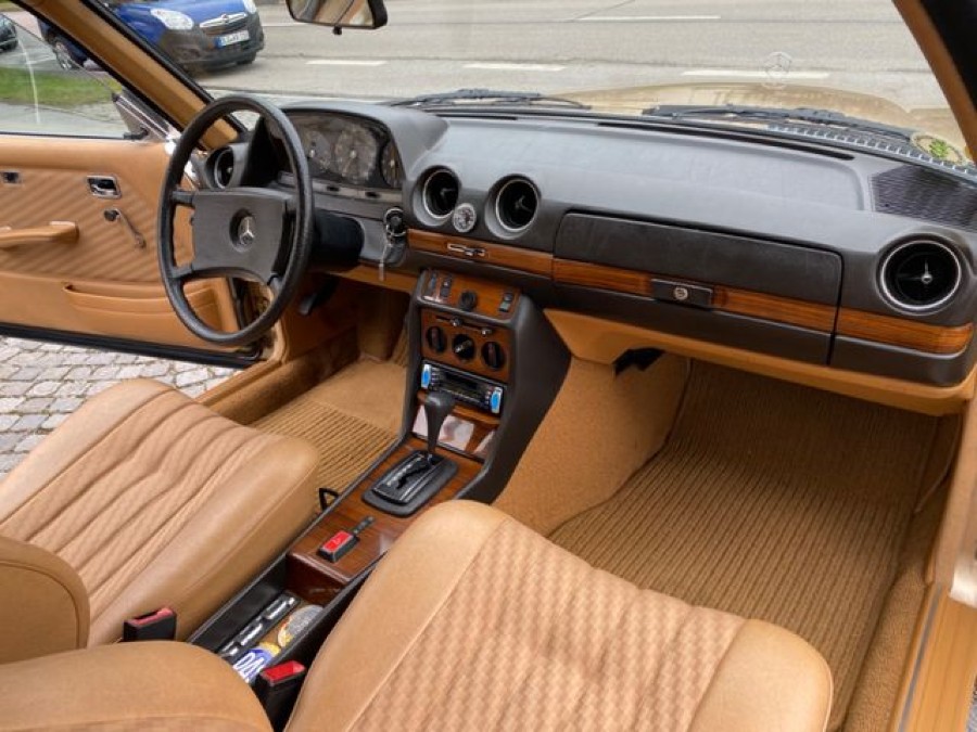 Mercedes Benz 230 in gutem Zustand zu erwerben Baujahr BJ 03/1983