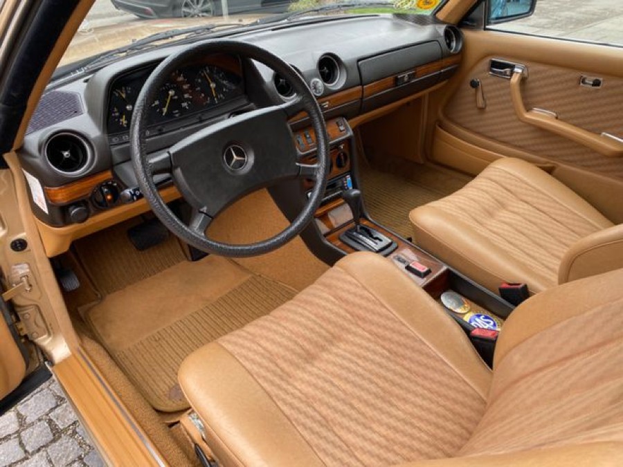 Mercedes Benz 230 in gutem Zustand zu erwerben Baujahr BJ 03/1983