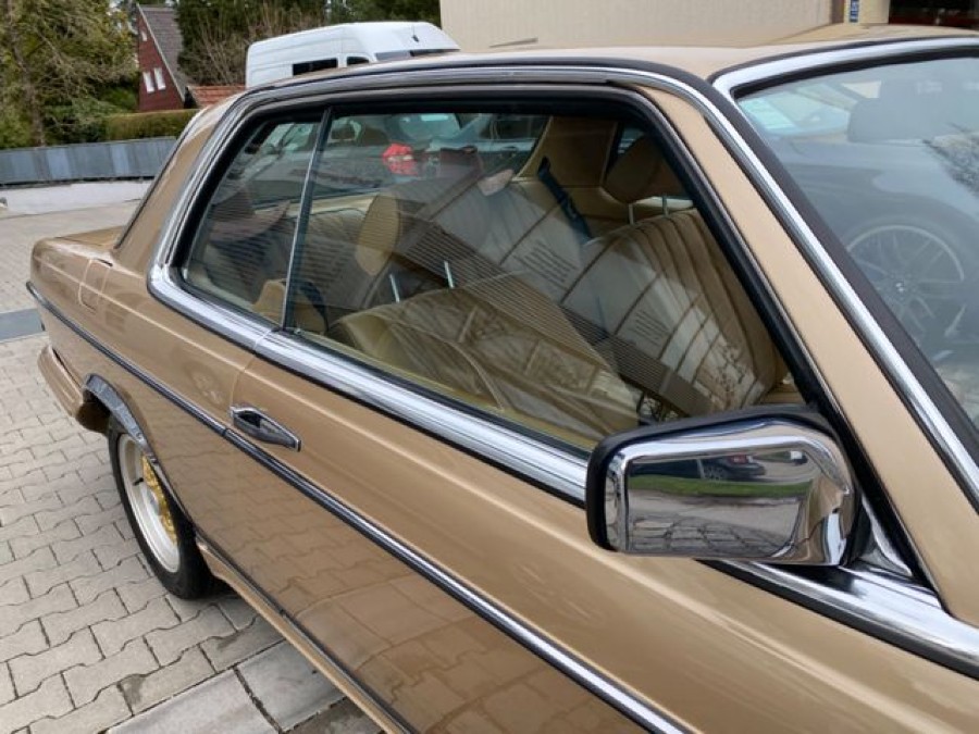 Mercedes Benz 230 in gutem Zustand zu erwerben Baujahr BJ 03/1983