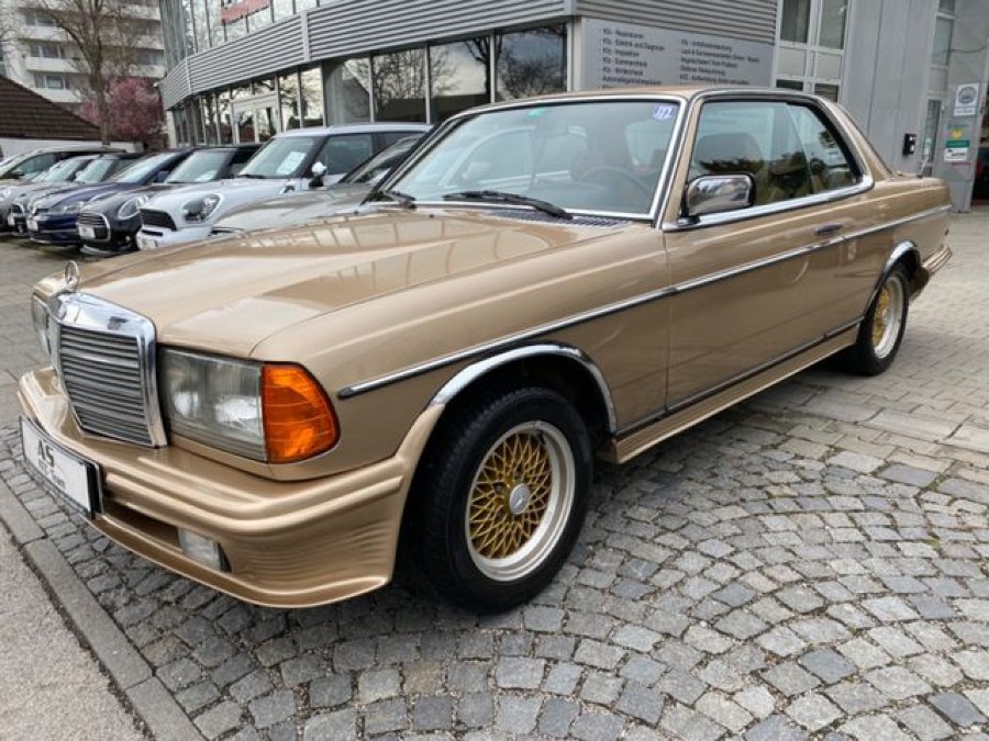 Mercedes Benz 230 in gutem Zustand zu erwerben Baujahr BJ 03/1983