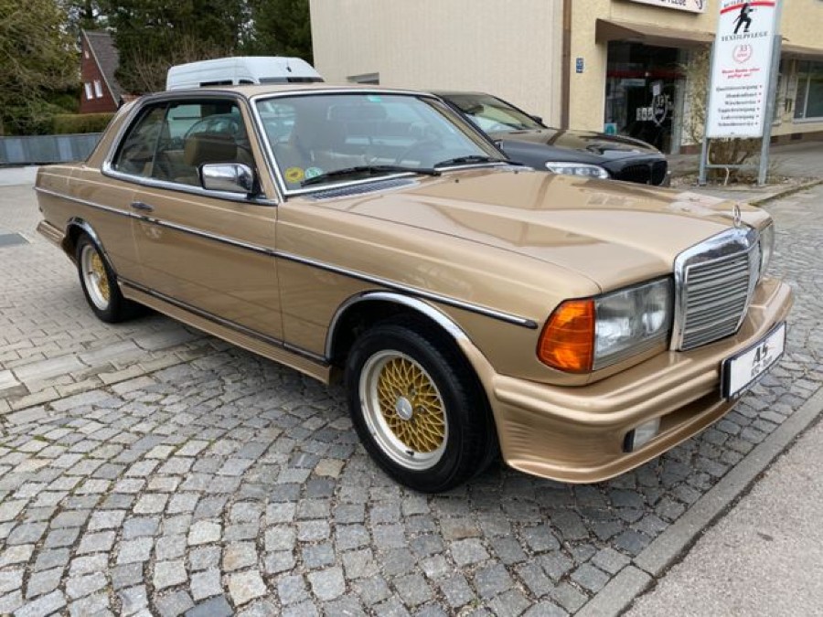 Mercedes Benz 230 in gutem Zustand zu erwerben Baujahr BJ 03/1983