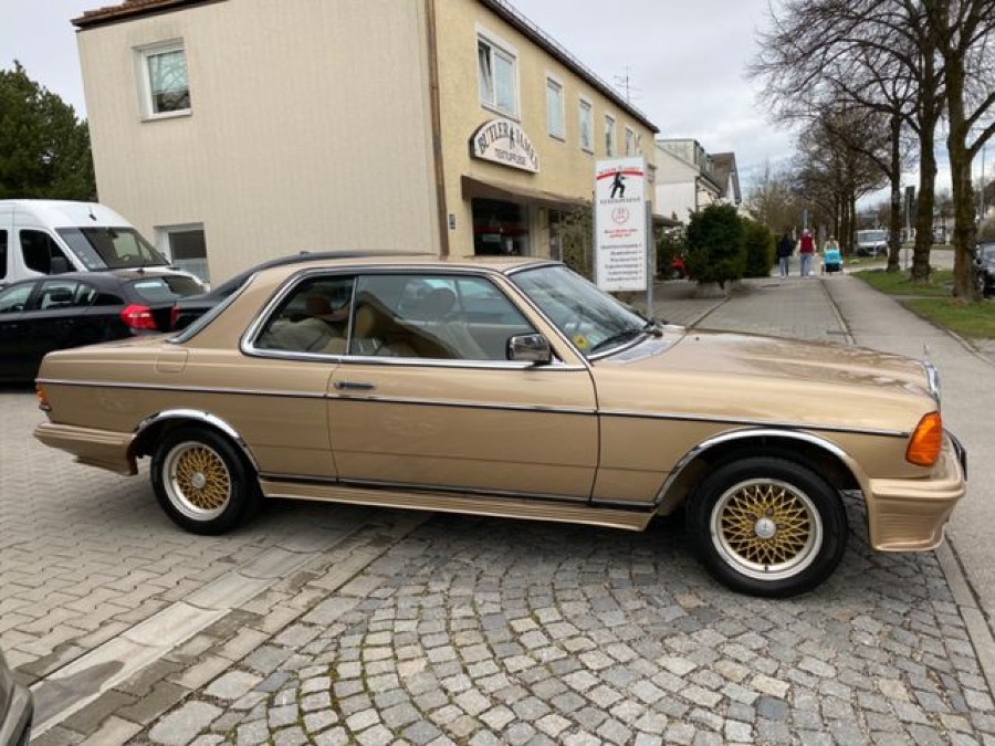 Mercedes Benz 230 in gutem Zustand zu erwerben Baujahr BJ 03/1983
