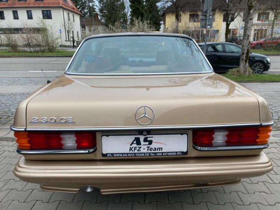 Mercedes Benz 230 in gutem Zustand zu erwerben Baujahr BJ 03/1983