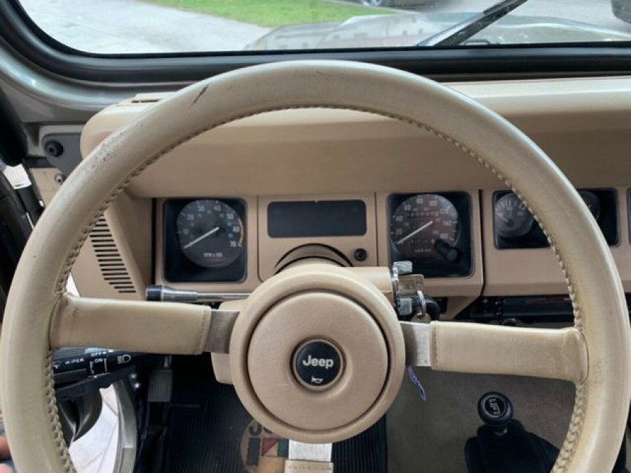 Jeep Wrangler in gutem Zustand sucht neuen Besitzer Baujahr BJ 05/1989