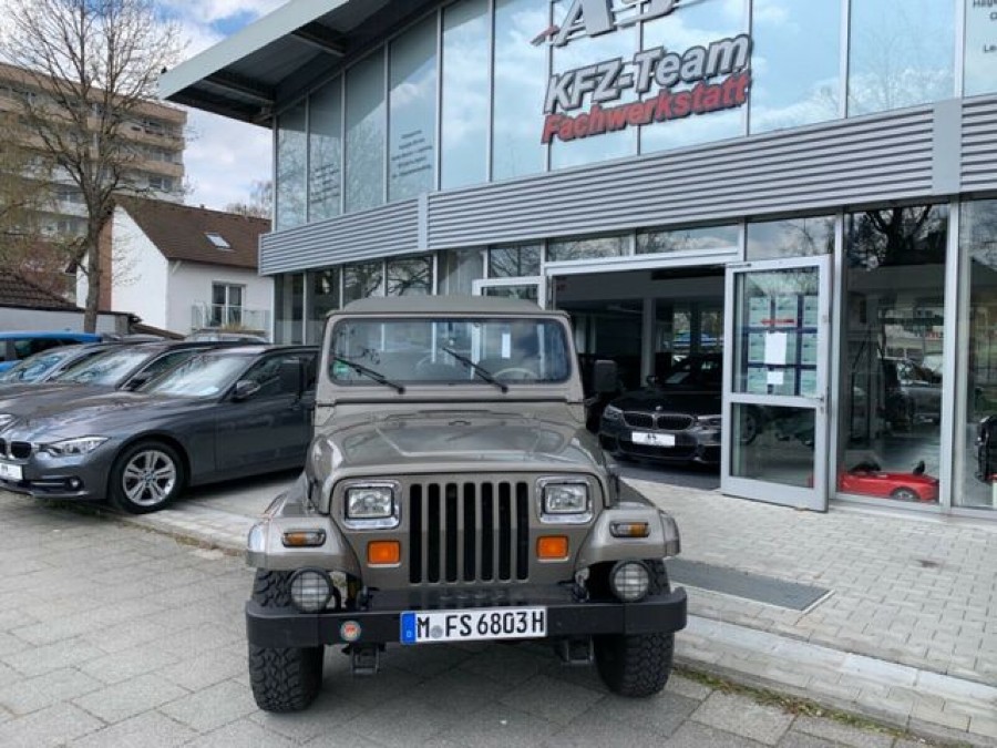 Jeep Wrangler in gutem Zustand sucht neuen Besitzer Baujahr BJ 05/1989