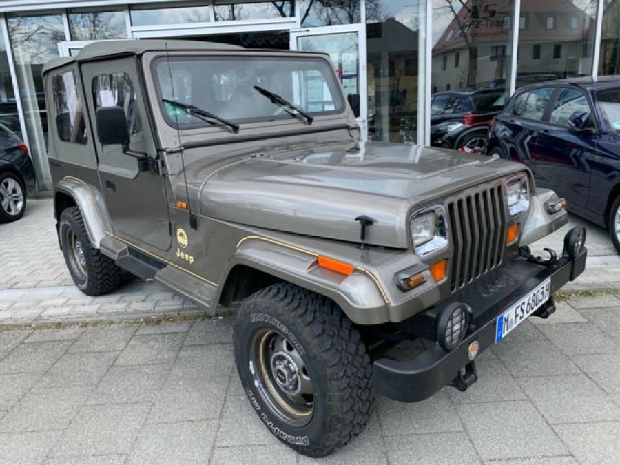 Jeep Wrangler in gutem Zustand sucht neuen Besitzer Baujahr BJ 05/1989