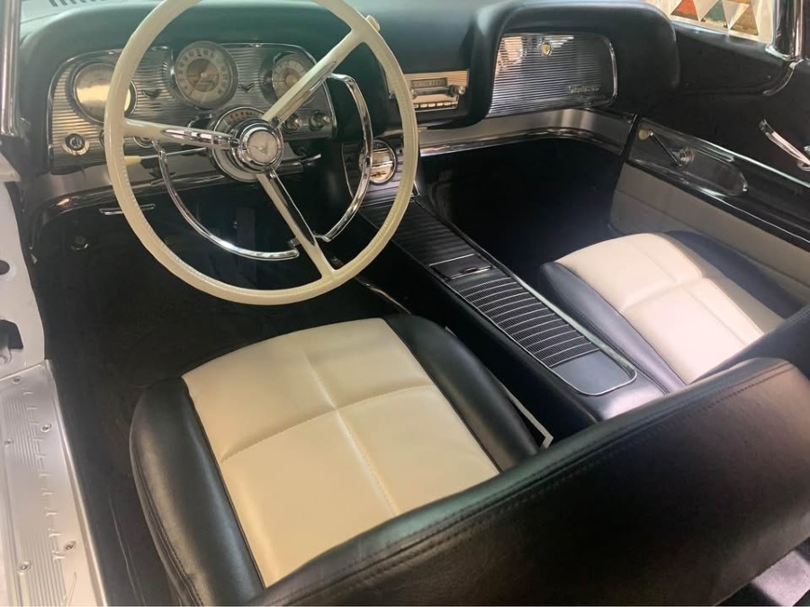 Biete Ford Thunderbird 1960 Cabrio, komplett restauriert Baujahr BJ 06/1960