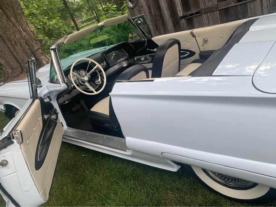Biete Ford Thunderbird 1960 Cabrio, komplett restauriert Baujahr BJ 06/1960