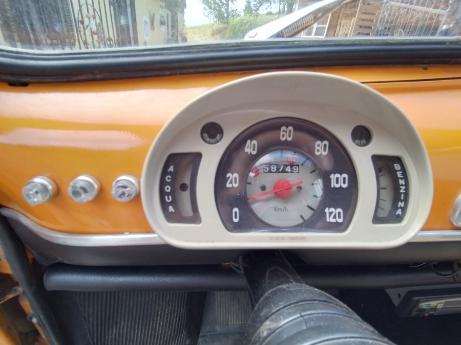 Fiat 600 steht zum Verkauf Baujahr BJ 04/1972