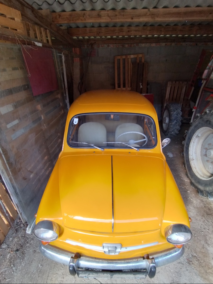Fiat 600 steht zum Verkauf Baujahr BJ 04/1972