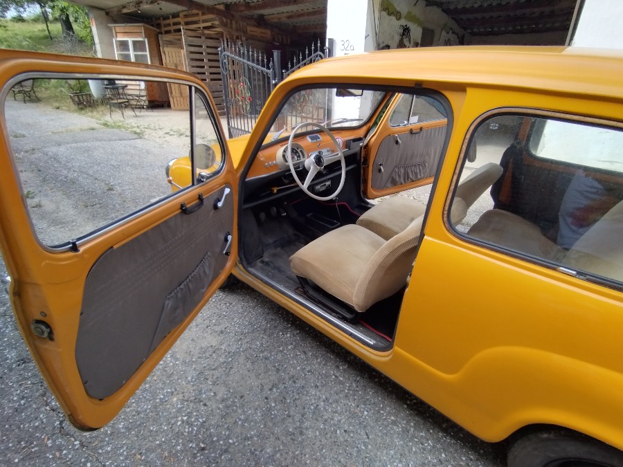Fiat 600 steht zum Verkauf Baujahr BJ 04/1972