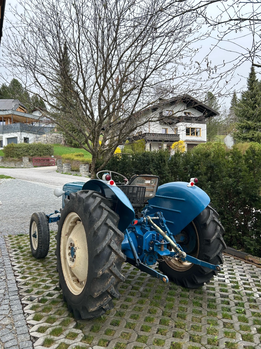 Klassiker Fordson Dexta gut erhalten Baujahr BJ 06/1963