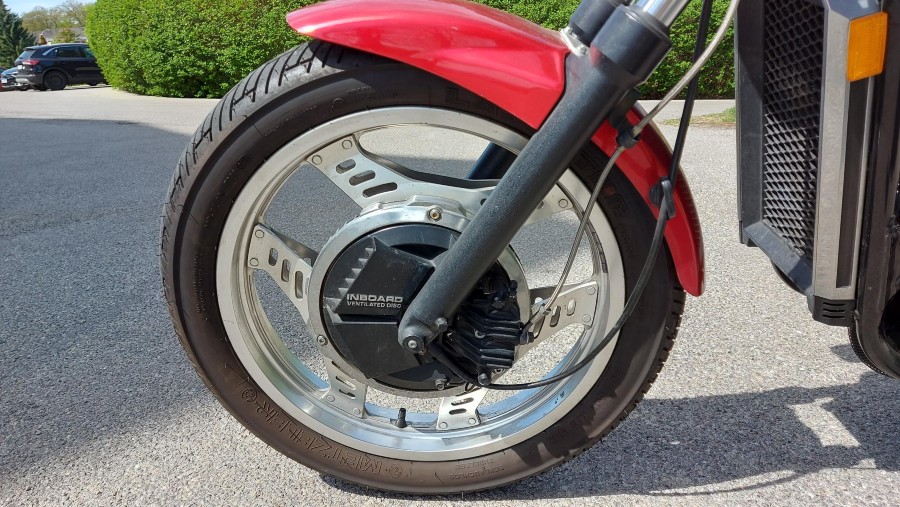 Biete Honda VT500E , perfekter Zustand mit niedrigem Kilometerstand Baujahr BJ 05/1985