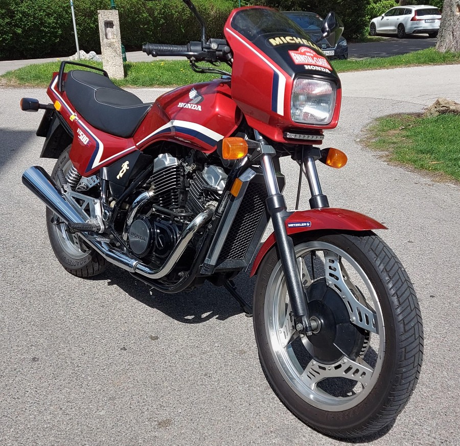 Biete Honda VT500E , perfekter Zustand mit niedrigem Kilometerstand Baujahr BJ 05/1985