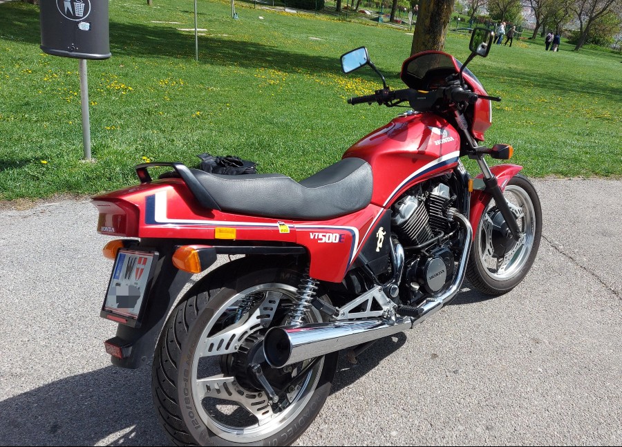 Biete Honda VT500E , perfekter Zustand mit niedrigem Kilometerstand Baujahr BJ 05/1985