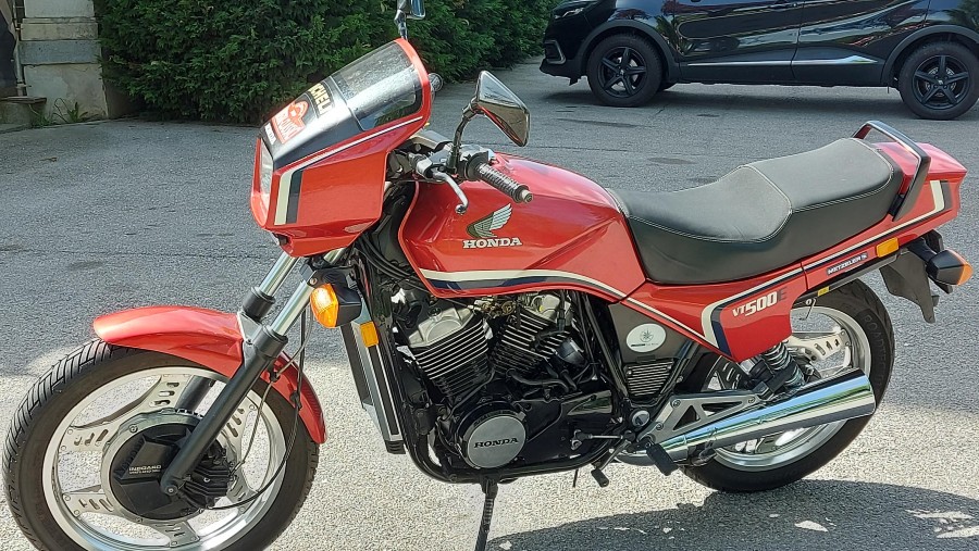 Biete Honda VT500E , perfekter Zustand mit niedrigem Kilometerstand Baujahr BJ 05/1985
