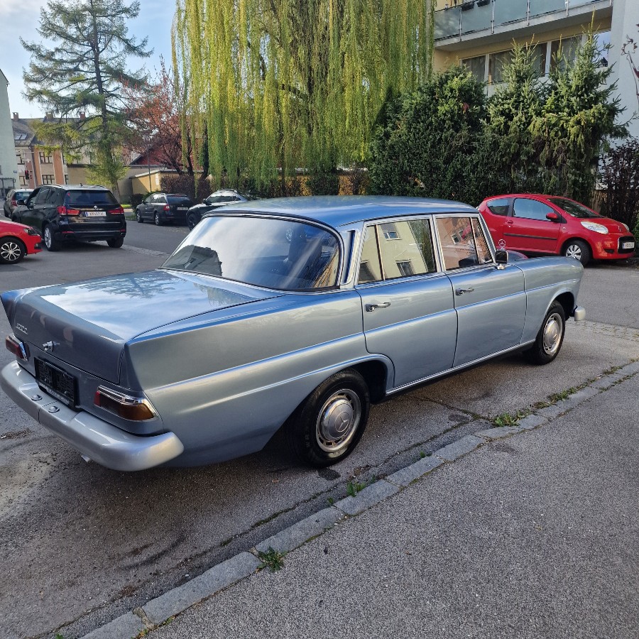 Historisch zugelassen: Mercedes Benz Heckflosse Baujahr BJ 12/1966