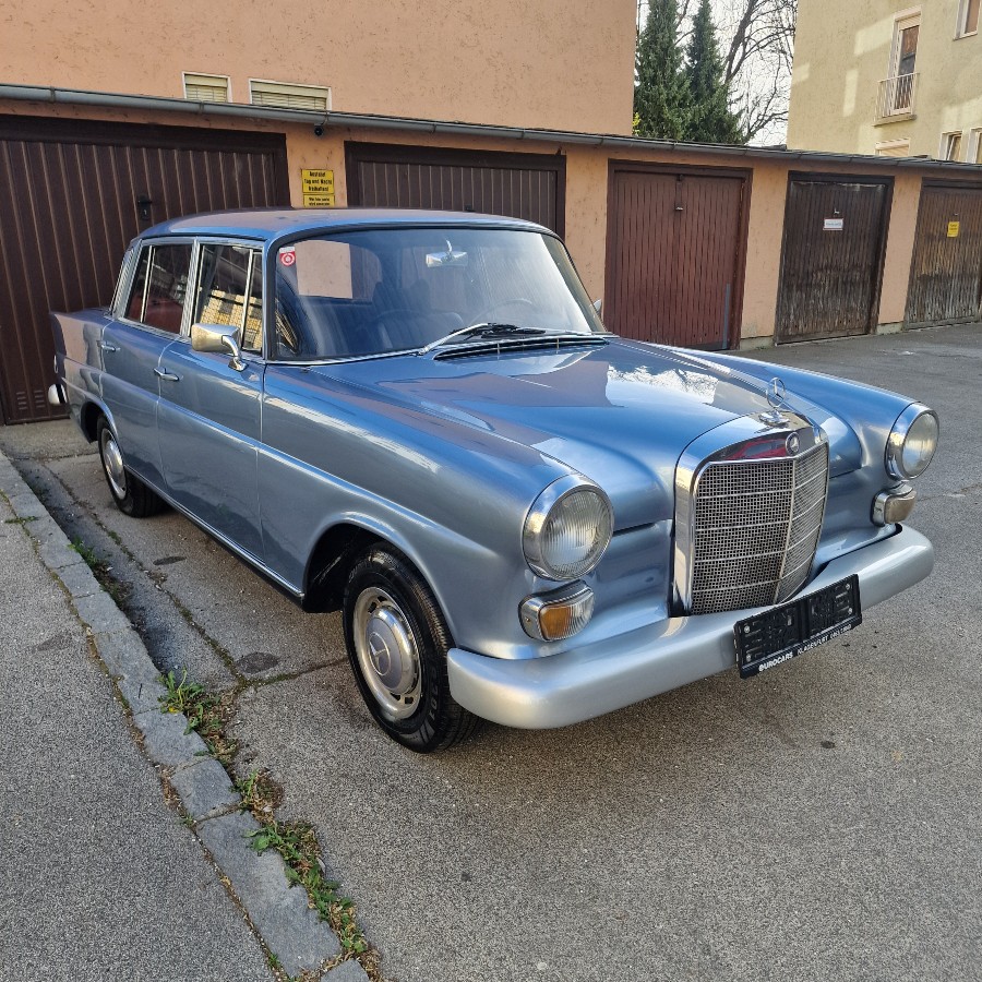 Historisch zugelassen: Mercedes Benz Heckflosse Baujahr BJ 12/1966